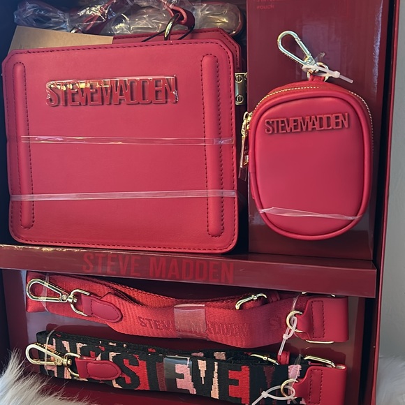 NIB Steve Madden Red (Evelyn) Gift Set - Special Edition - Christmas Gift 🎁 - Picture 8 of 13